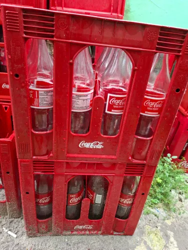 Vasilhames de Coca cola de 1 litro com engradado