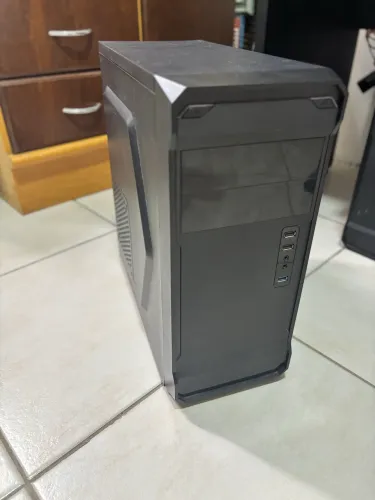 Computador AMD Rayzen 3 e Placa de vídeo Radeon R7 240 4GB com 240GB de SSD