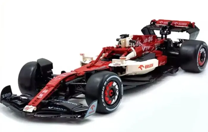 Blocos de Montar Fórmula 1 Alfa Romeo 1868 Peças - F1 Team ORLEN C42 Marca CaDA tipo Lego