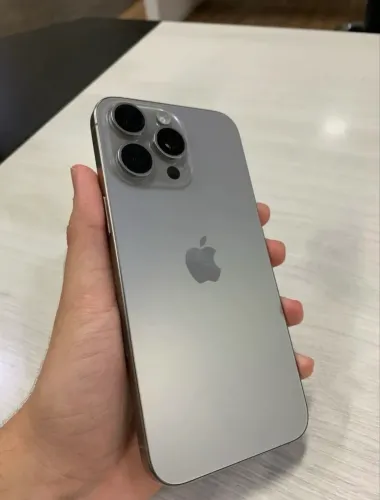 IPHONE 15 PRO MAX IMPECAVEL
