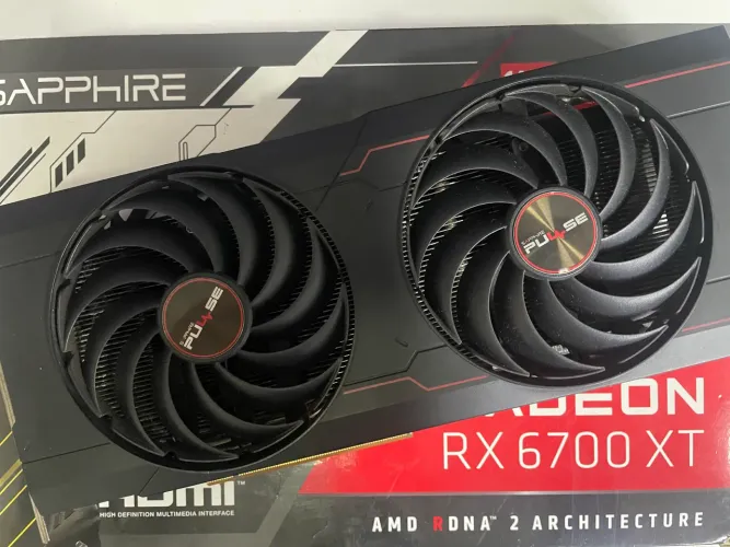 Placa de vídeo RX 6700 XT