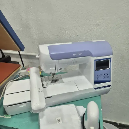 MÁQUINA DE BORDAR COMPUTADORIZADA BROTHER BE915L (WI-FI / AUTOVOLT)