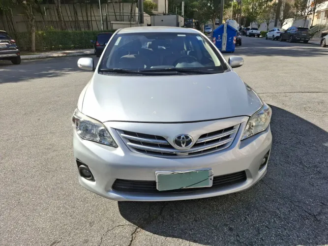 Toyota Corolla Altis 2.0 Flex 16V Aut. 2012