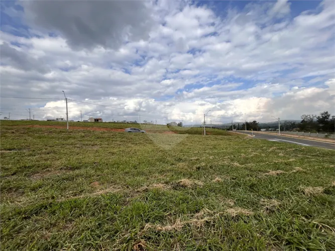 Terreno à venda com 300 m² de área total no condomínio Terras Alpha Nova Esplanada