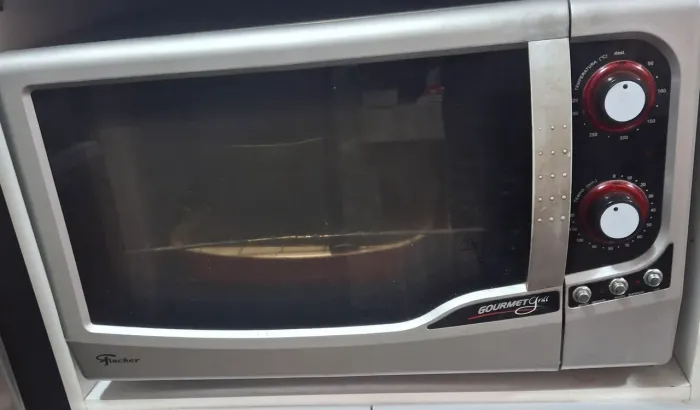 Forno elétrico 127volts.190.00
