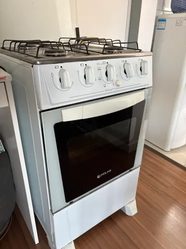 Fogão 4 bocas com forno e mangueira gás 