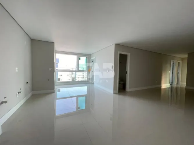 Apartamento Frente Mar com 3 Suítes no Ocean Towers | Navegantes