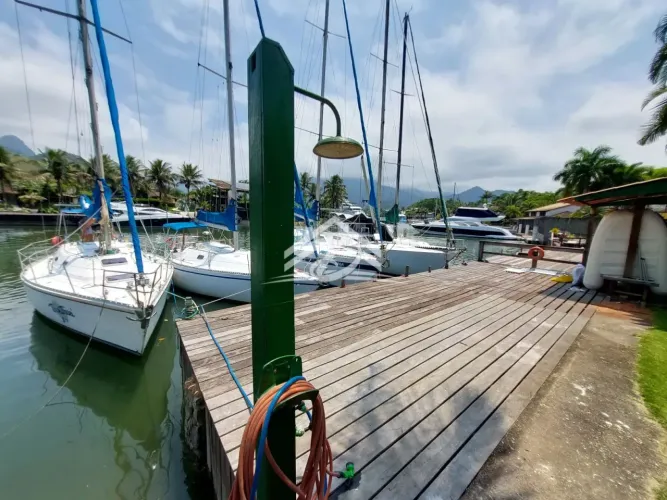 Casa de canal no condominio Porto Bracuhy - Angra dos Reis