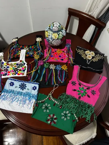 Croppeds Bordados e Coloridos Carnaval26. Pronta entrega e encomendas. Tb customizo