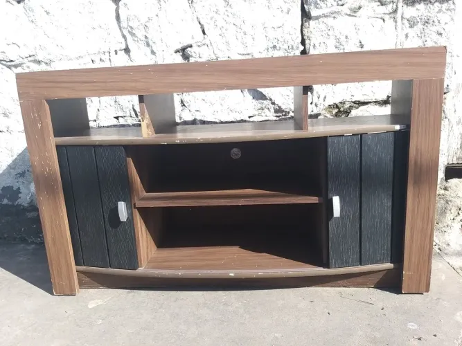 Vende Se um Rack semi Novo em  Boas condições 