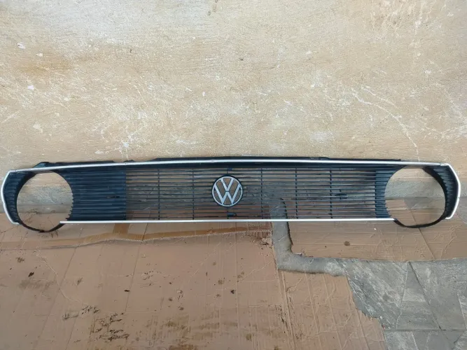 Grade frontal original do Passat LS 1977