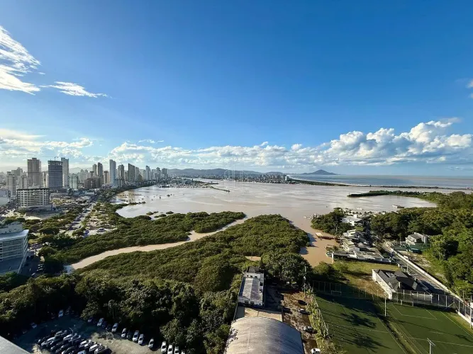 à venda Vista Mare andar alto