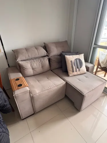 SOFÁ CHAISE VELUDO CINZA