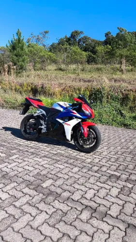 CBR 600 RR 2010 TRICOLOR