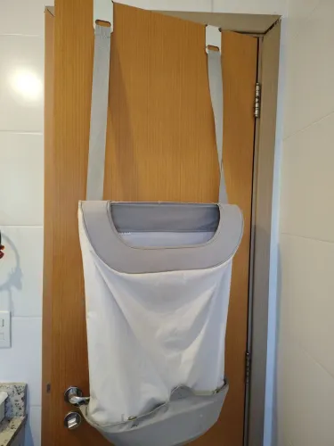Porta roupa compacto