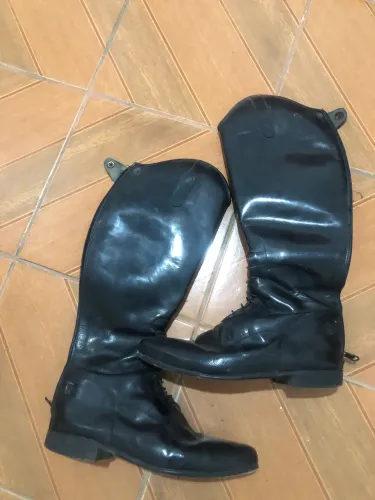 BOTA DE COURO