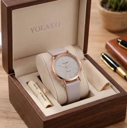 Kit Relógio de Quartzo Mostrador Escamado Estrelado + Pulseira do Amor Cor Nude Couro
