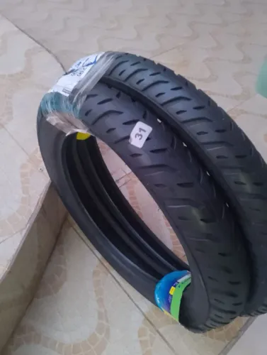 Pneus pirele para pops e Honda biz sem câmera novos.