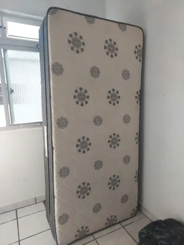 Cama de solteiro conjugada