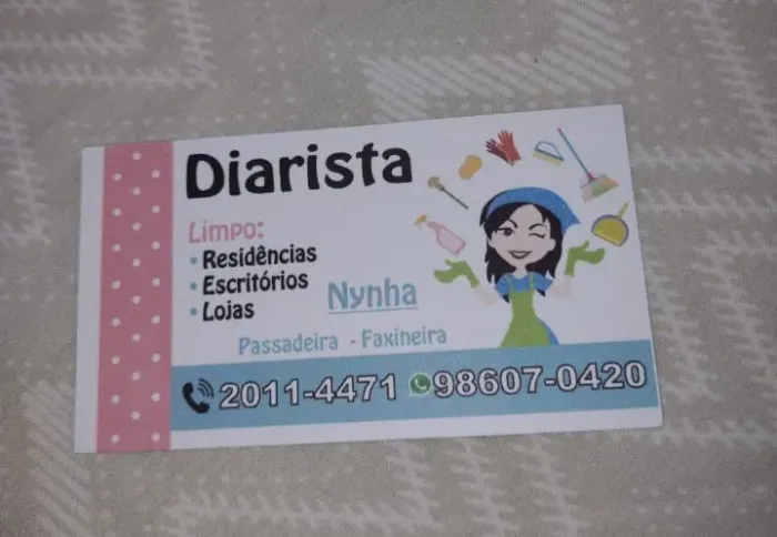 Faxineira e passadeira.