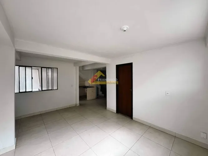 Casa para aluguel, 3 quartos, 1 vaga, Santa Clara - Divinópolis/MG
