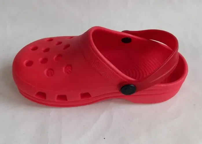 Sandália Infantil vermelho Numeração 26/27 produto novo