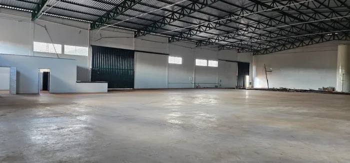Galpão para alugar, 1586 m² por R$ 38.000/mês - Santa Mônica - Uberlândia/MG