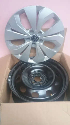 Rodas com calota 16 tcross