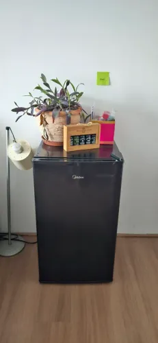 Frigobar 93L MIDEA