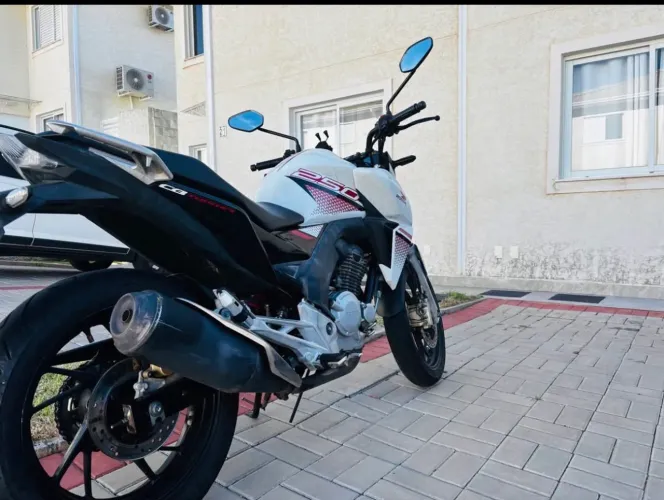 Moto Cb twister