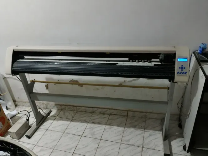 Plotter de recorte 135 cm