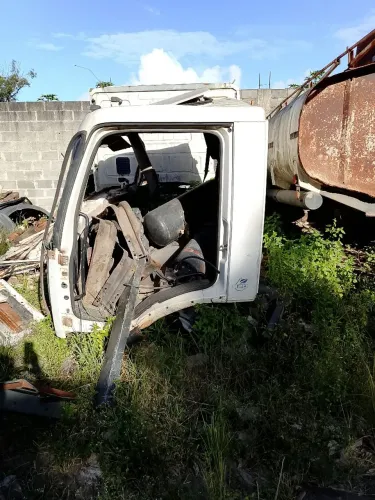 Cabine Ford cargo 2428