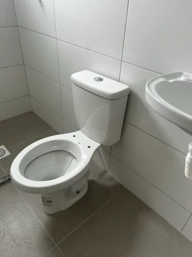 Vendo combo privada, pia banheiro e pia cozinha