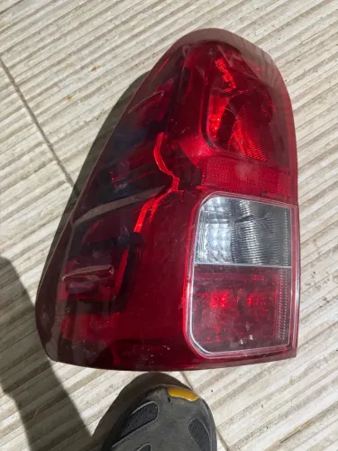 Lanterna traseira da Hilux