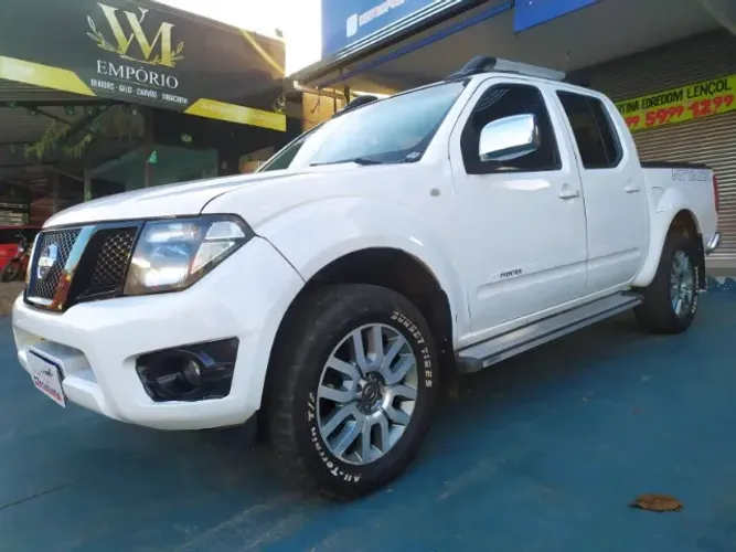 Nissan Frontier SL CD 4X4 2.5tb Diesel AUT 2014