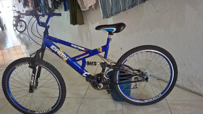 Vendo bicicleta aro 26.