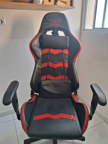 Cadeira gamer vermelha