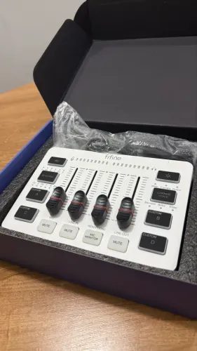 Mesa de Som / Mixer Gamer Fifine AmpliGame SC3 - Novo na Caixa