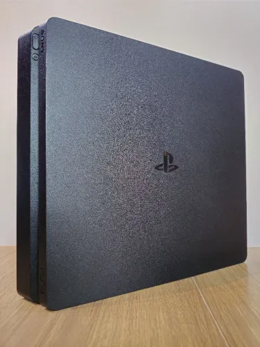 Playstation 4 slim 500 gigas em perfeito estado