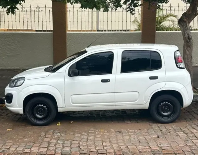 Fiat Uno Attractive 1.0 EVO Fire Flex 8V 5P 2020