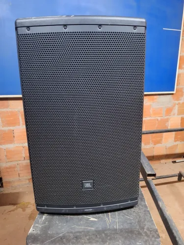 Caixa ativa jbl eon 615