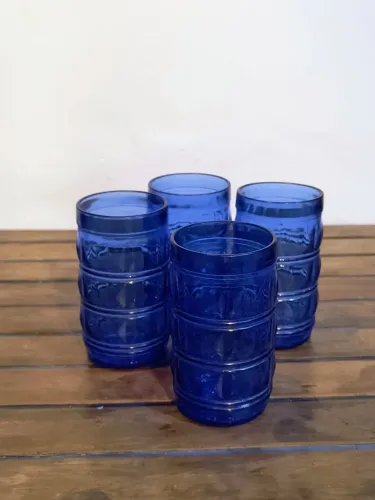 conjunto 4 copos francesinho anos 60 vidro azul cobalto antigos antiquario vintage