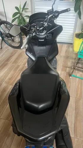 Vendo moto pcx 150AbS muito conservado e no preço excelente WhatsApp *77