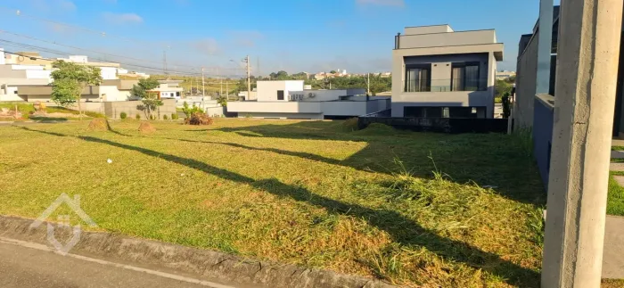 Terreno à Venda no Condomínio Malibu em Caçapava - SP