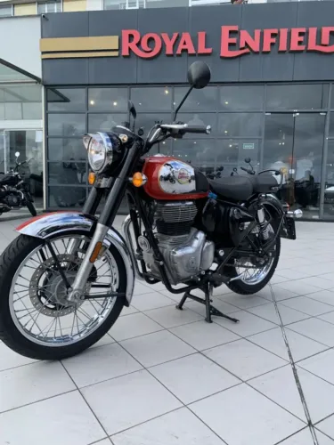 Royal Enfield Classic 350cc Chrome Red 2024 - Vendedora Fernanda