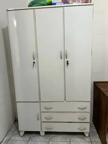 GUARDA ROUPA MADEIRA