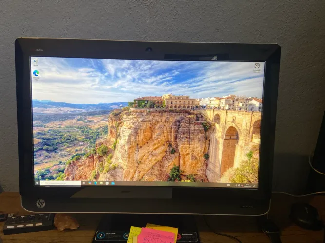 HP Omni 220 i3