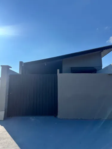 Aluga-se Casa nova 1ª Locação