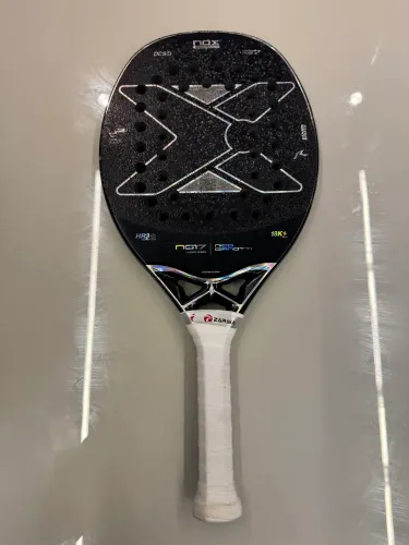 Raquete Nox NG17 preta