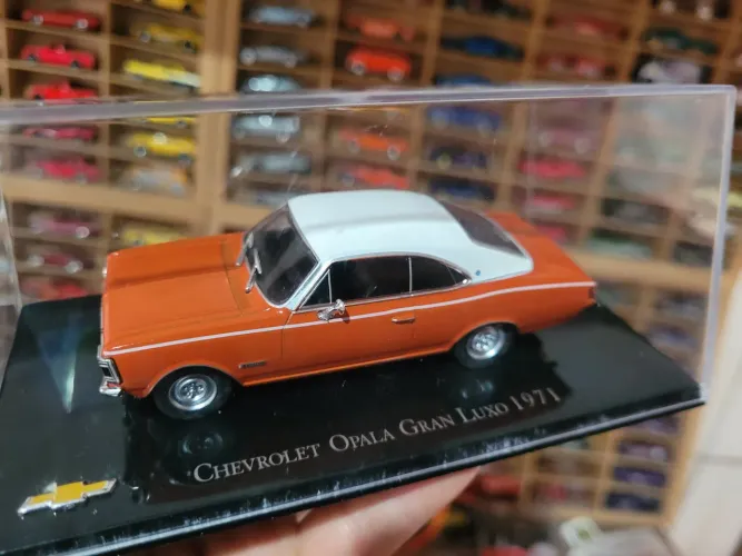 Miniatura Opala Gran luxo, 1/43